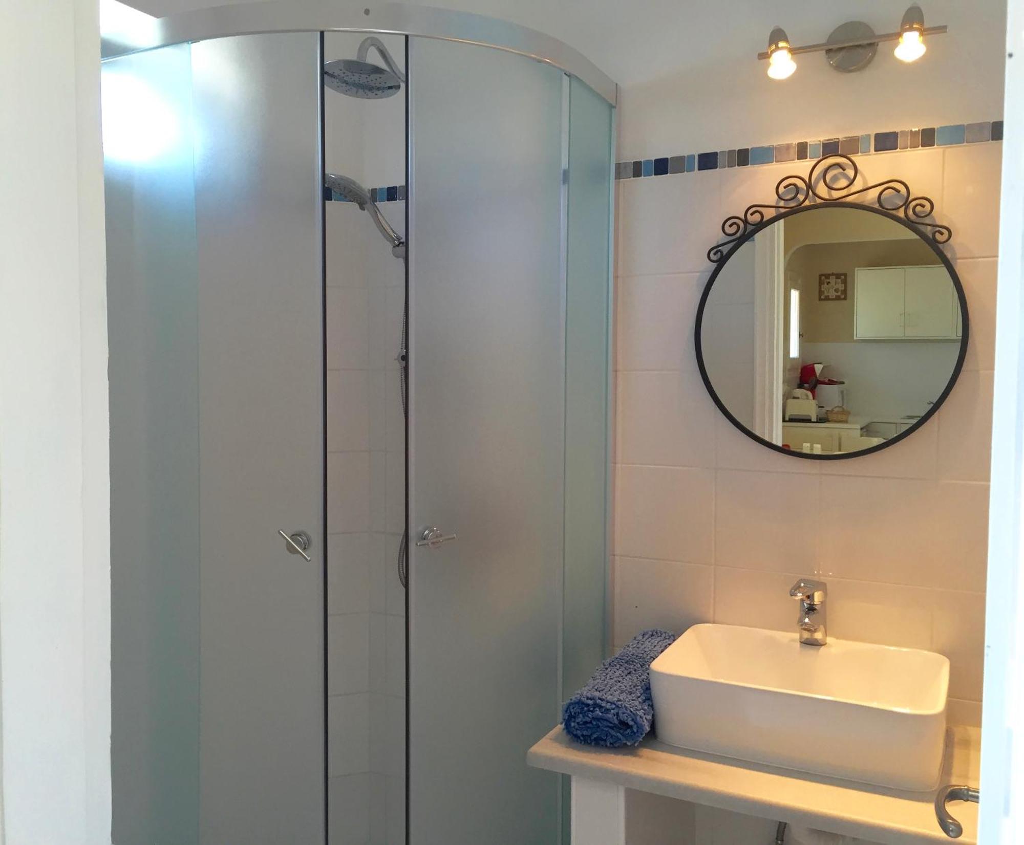 The Mayflower Studios & Apartments โมไรตีกา ภายนอก รูปภาพ