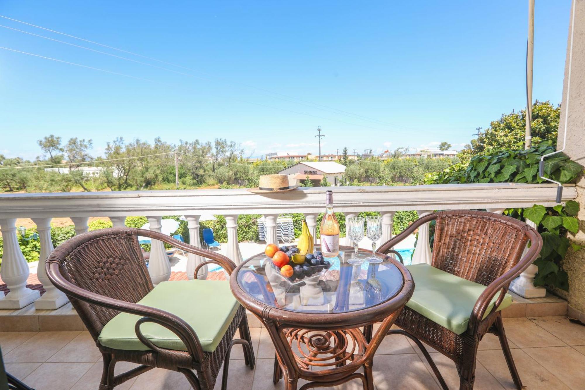 The Mayflower Studios & Apartments โมไรตีกา ภายนอก รูปภาพ