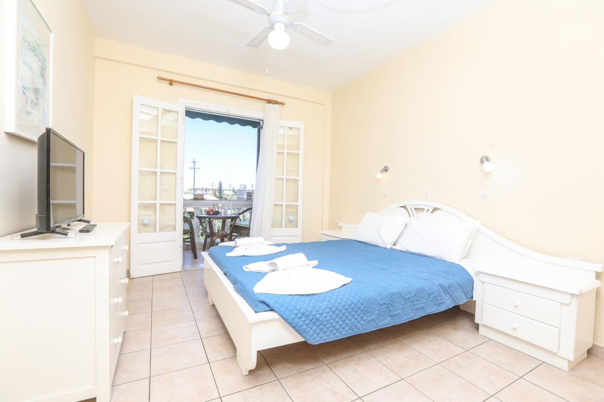 The Mayflower Studios & Apartments โมไรตีกา ภายนอก รูปภาพ